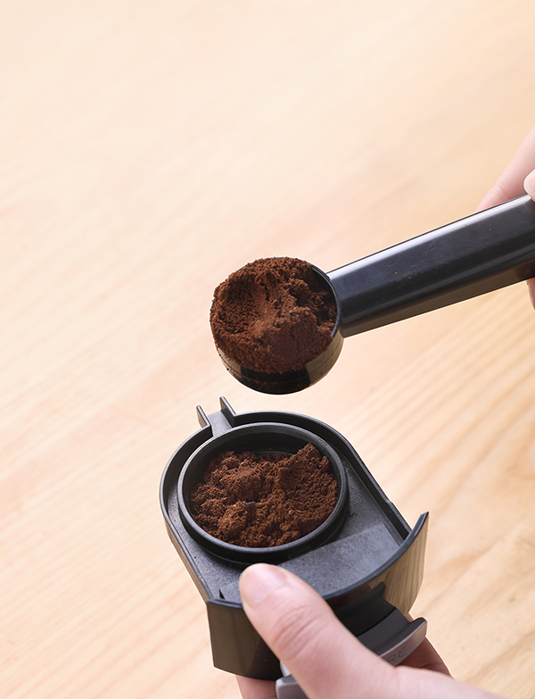 მრავალფუნქციური K ჭიქის კაფსულა ყავის მწარმოებელი სახლის გამოყენებისთვის (2)